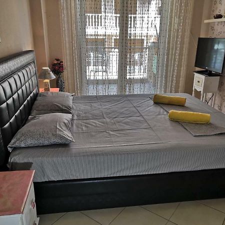 Amoret Apartment Néa Péramos Eksteriør billede
