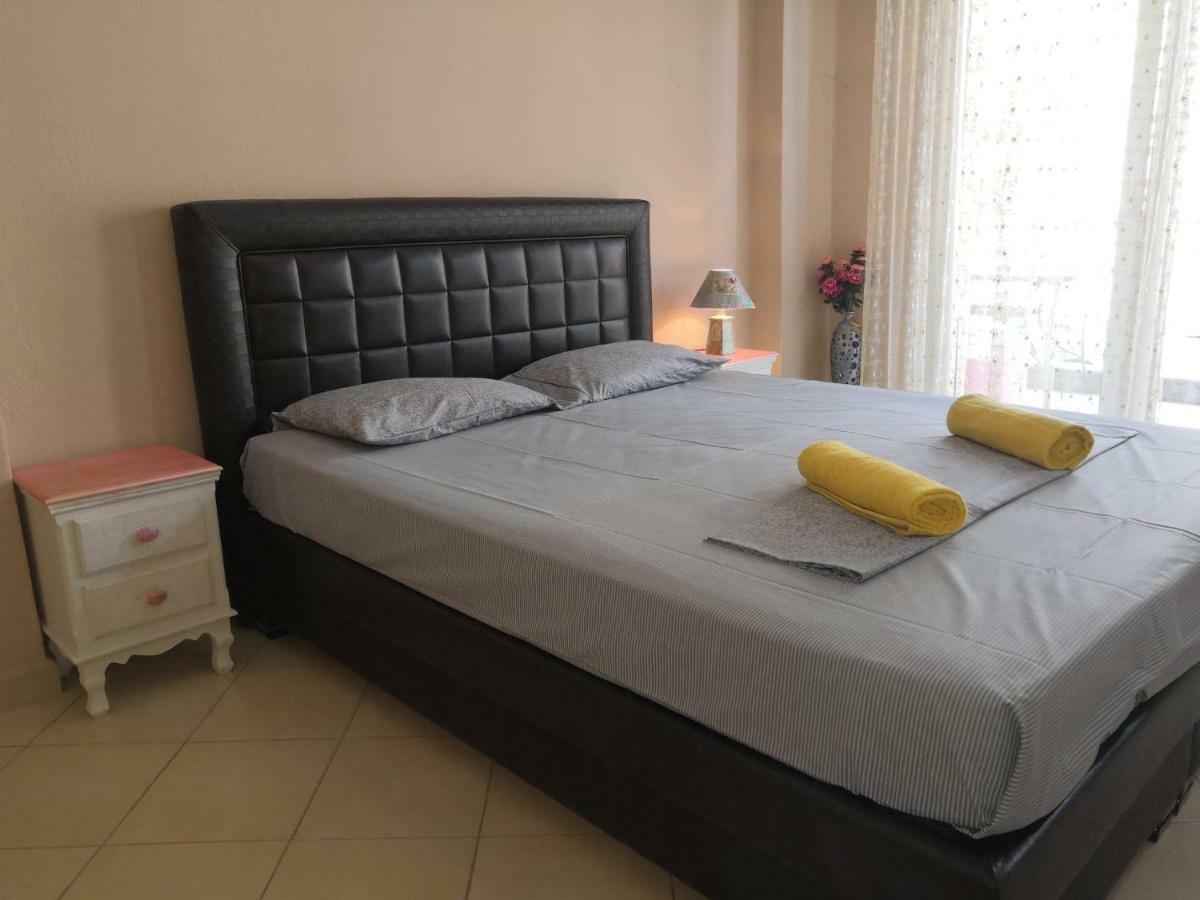 Amoret Apartment Néa Péramos Eksteriør billede