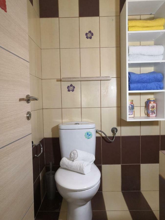 Amoret Apartment Néa Péramos Eksteriør billede
